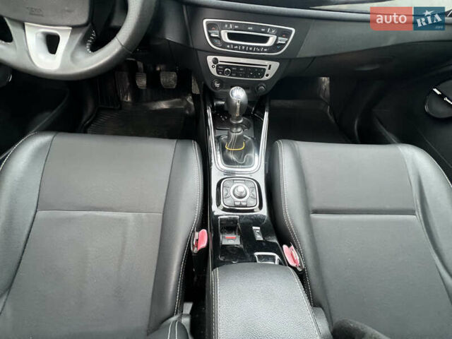 Сірий Рено Меган, об'ємом двигуна 1.5 л та пробігом 298 тис. км за 8399 $, фото 22 на Automoto.ua