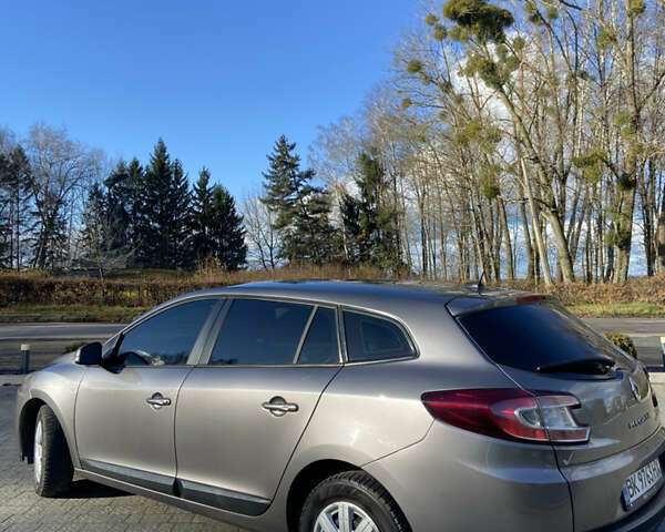 Серый Рено Меган, объемом двигателя 1.46 л и пробегом 333 тыс. км за 6400 $, фото 4 на Automoto.ua