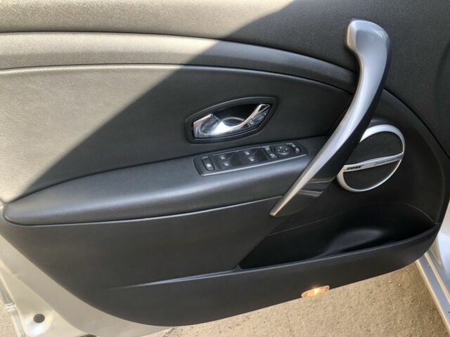 Сірий Рено Меган, об'ємом двигуна 1.5 л та пробігом 307 тис. км за 8700 $, фото 15 на Automoto.ua