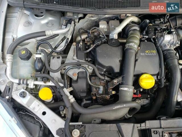 Серый Рено Меган, объемом двигателя 1.5 л и пробегом 222 тыс. км за 9000 $, фото 25 на Automoto.ua