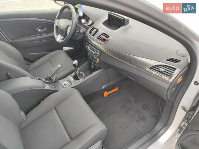 Сірий Рено Меган, об'ємом двигуна 1.46 л та пробігом 241 тис. км за 7800 $, фото 18 на Automoto.ua