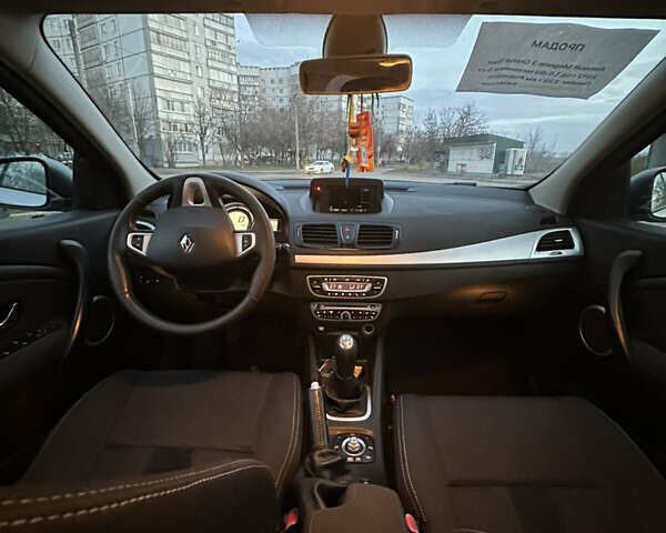 Серый Рено Меган, объемом двигателя 1.46 л и пробегом 230 тыс. км за 6800 $, фото 7 на Automoto.ua