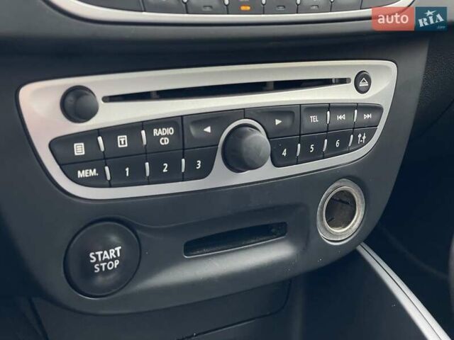 Серый Рено Меган, объемом двигателя 1.5 л и пробегом 271 тыс. км за 7999 $, фото 48 на Automoto.ua