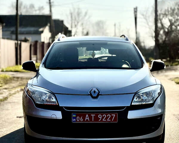 Сірий Рено Меган, об'ємом двигуна 1.6 л та пробігом 280 тис. км за 7150 $, фото 2 на Automoto.ua