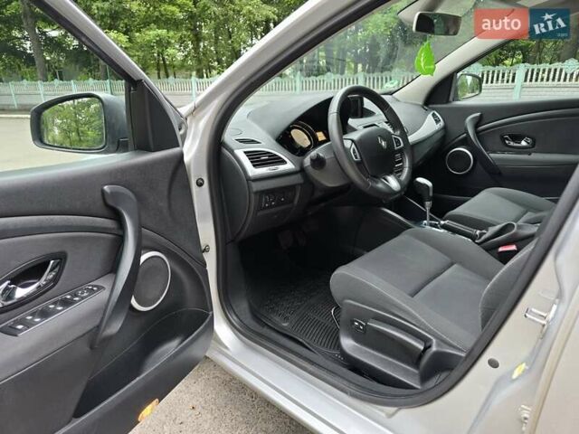 Серый Рено Меган, объемом двигателя 1.46 л и пробегом 195 тыс. км за 8500 $, фото 19 на Automoto.ua