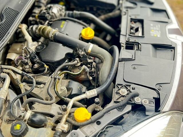 Серый Рено Меган, объемом двигателя 1.5 л и пробегом 206 тыс. км за 7900 $, фото 2 на Automoto.ua