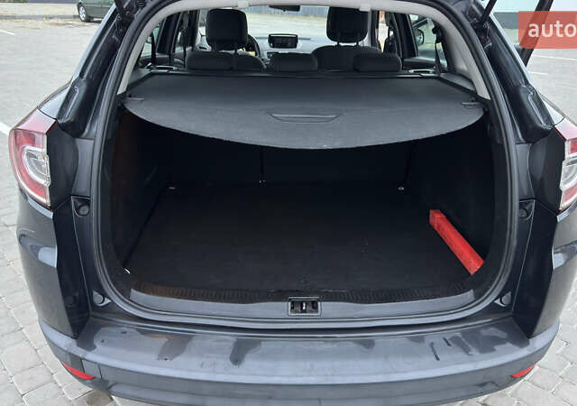 Серый Рено Меган, объемом двигателя 1.46 л и пробегом 183 тыс. км за 8100 $, фото 103 на Automoto.ua