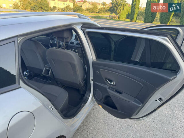 Серый Рено Меган, объемом двигателя 1.46 л и пробегом 240 тыс. км за 7300 $, фото 7 на Automoto.ua