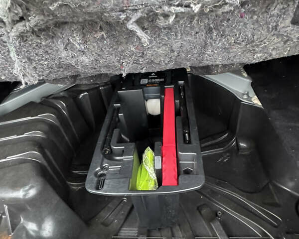 Сірий Рено Меган, об'ємом двигуна 1.6 л та пробігом 154 тис. км за 7650 $, фото 18 на Automoto.ua