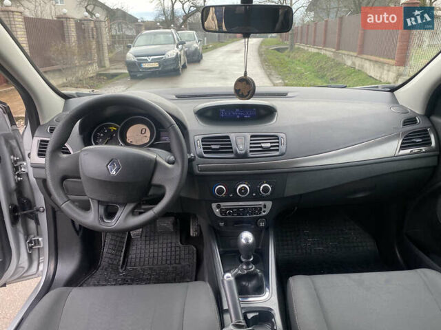 Серый Рено Меган, объемом двигателя 0 л и пробегом 247 тыс. км за 6700 $, фото 10 на Automoto.ua