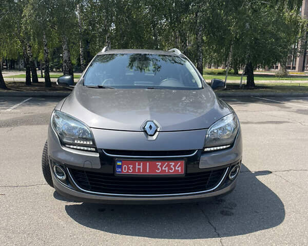 Серый Рено Меган, объемом двигателя 1.5 л и пробегом 259 тыс. км за 9500 $, фото 7 на Automoto.ua