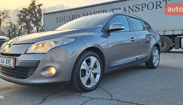 Серый Рено Меган, объемом двигателя 1.6 л и пробегом 210 тыс. км за 7550 $, фото 14 на Automoto.ua