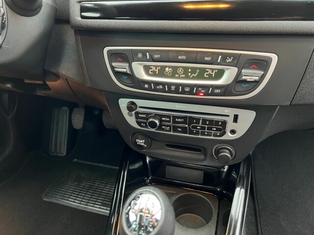 Рено Меган 2012 в Житомире на Automoto.ua Серый Рено Меган, объемом двигателя 1.5 л и пробегом 224 тыс. км за 8300 $, фото 16 на Automoto.ua