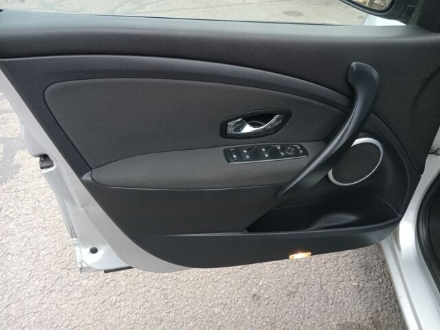 Сірий Рено Меган, об'ємом двигуна 1.5 л та пробігом 280 тис. км за 8250 $, фото 3 на Automoto.ua