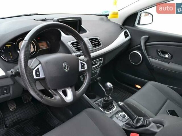 Сірий Рено Меган, об'ємом двигуна 1.5 л та пробігом 220 тис. км за 8450 $, фото 9 на Automoto.ua