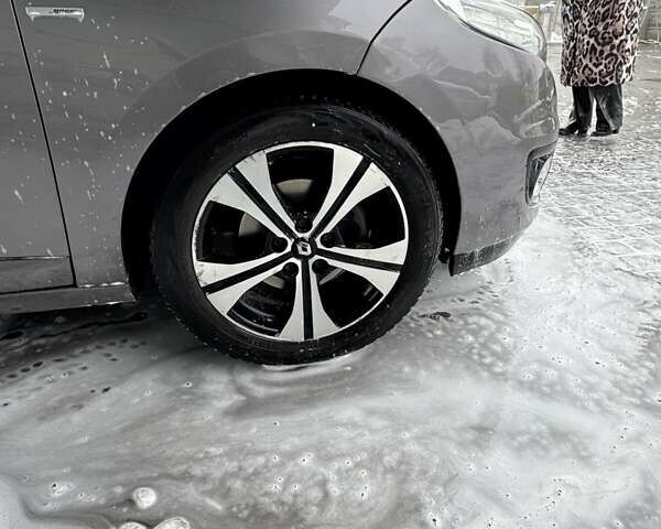 Серый Рено Меган, объемом двигателя 1.46 л и пробегом 355 тыс. км за 7700 $, фото 3 на Automoto.ua