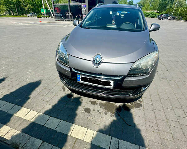 Сірий Рено Меган, об'ємом двигуна 1.46 л та пробігом 240 тис. км за 7600 $, фото 4 на Automoto.ua