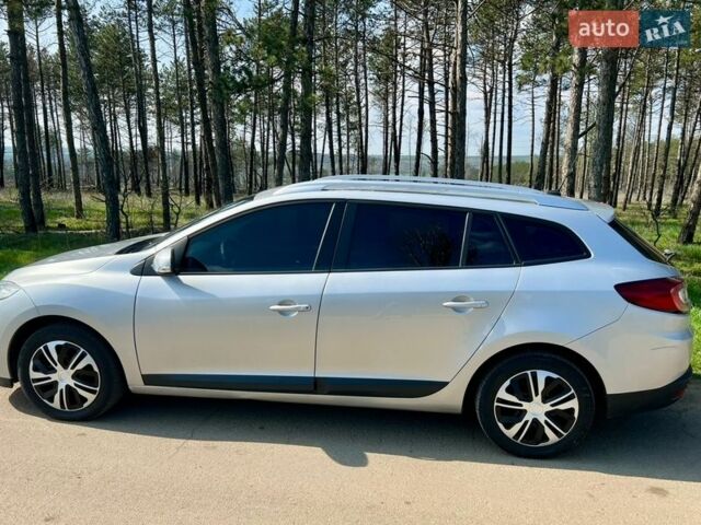 Серый Рено Меган, объемом двигателя 1.46 л и пробегом 310 тыс. км за 6700 $, фото 3 на Automoto.ua
