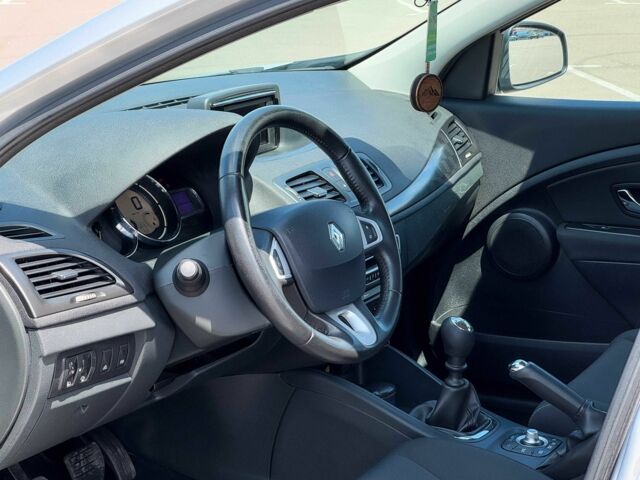 Сірий Рено Меган, об'ємом двигуна 1.5 л та пробігом 268 тис. км за 6800 $, фото 9 на Automoto.ua
