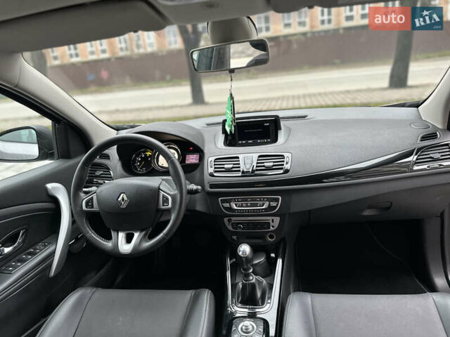 Сірий Рено Меган, об'ємом двигуна 1.46 л та пробігом 293 тис. км за 7800 $, фото 27 на Automoto.ua