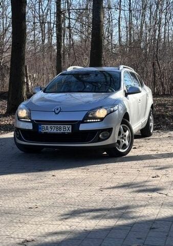 Серый Рено Меган, объемом двигателя 1.5 л и пробегом 235 тыс. км за 7950 $, фото 1 на Automoto.ua