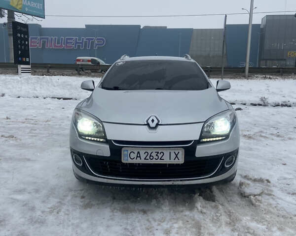 Серый Рено Меган, объемом двигателя 1.46 л и пробегом 254 тыс. км за 6999 $, фото 3 на Automoto.ua