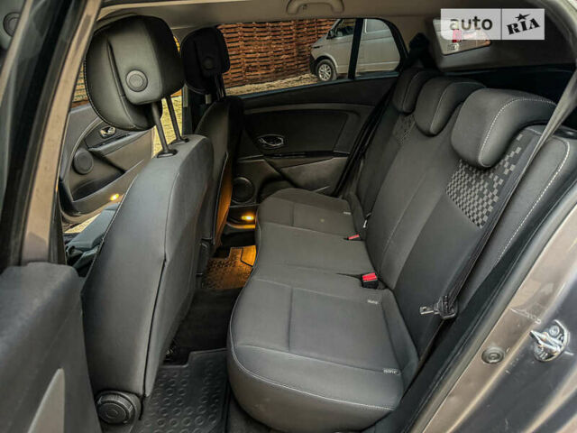 Серый Рено Меган, объемом двигателя 1.5 л и пробегом 190 тыс. км за 8450 $, фото 64 на Automoto.ua