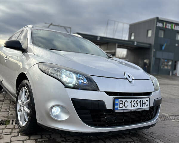 Сірий Рено Меган, об'ємом двигуна 1.46 л та пробігом 327 тис. км за 7100 $, фото 17 на Automoto.ua