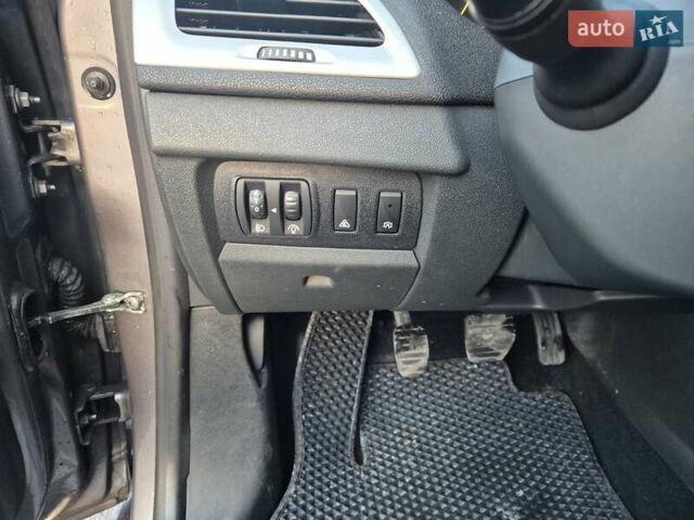 Сірий Рено Меган, об'ємом двигуна 1.46 л та пробігом 217 тис. км за 6099 $, фото 12 на Automoto.ua