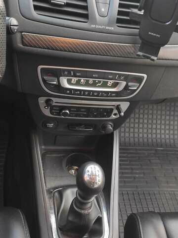 Серый Рено Меган, объемом двигателя 1.5 л и пробегом 246 тыс. км за 7800 $, фото 1 на Automoto.ua