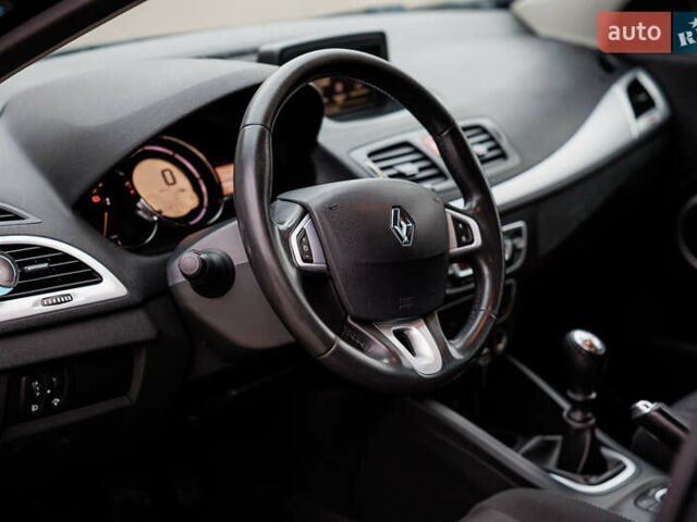 Серый Рено Меган, объемом двигателя 1.46 л и пробегом 189 тыс. км за 7950 $, фото 21 на Automoto.ua