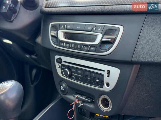 Серый Рено Меган, объемом двигателя 1.46 л и пробегом 262 тыс. км за 6400 $, фото 14 на Automoto.ua