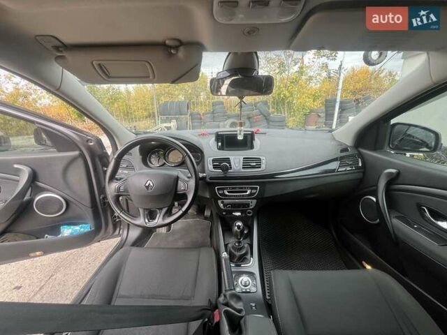 Серый Рено Меган, объемом двигателя 1.5 л и пробегом 316 тыс. км за 6800 $, фото 4 на Automoto.ua