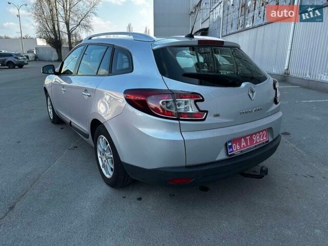 Серый Рено Меган, объемом двигателя 1.6 л и пробегом 206 тыс. км за 8199 $, фото 15 на Automoto.ua