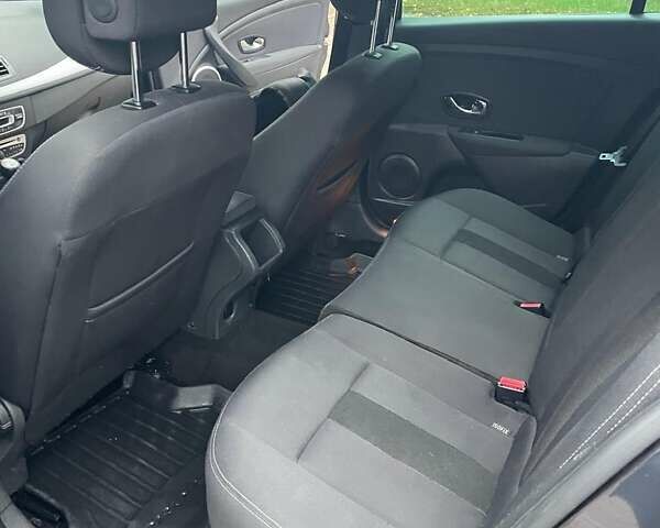 Серый Рено Меган, объемом двигателя 1.9 л и пробегом 200 тыс. км за 7650 $, фото 17 на Automoto.ua