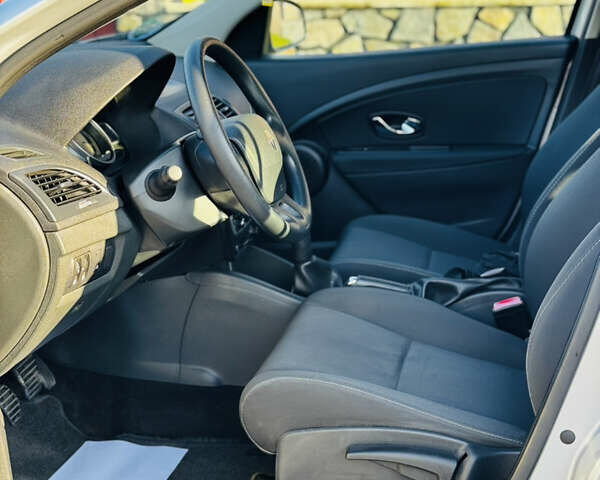 Сірий Рено Меган, об'ємом двигуна 1.6 л та пробігом 280 тис. км за 7150 $, фото 26 на Automoto.ua