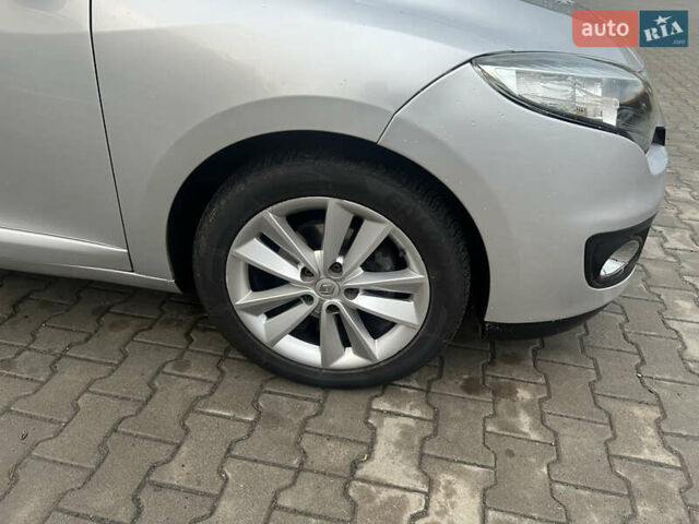 Сірий Рено Меган, об'ємом двигуна 1.5 л та пробігом 300 тис. км за 7400 $, фото 3 на Automoto.ua