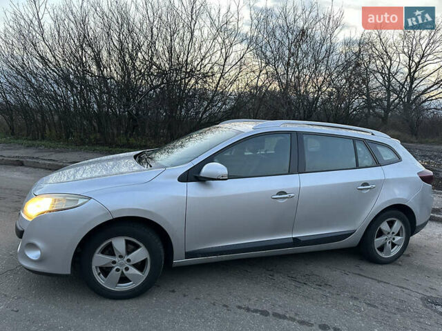 Серый Рено Меган, объемом двигателя 1.46 л и пробегом 230 тыс. км за 6800 $, фото 1 на Automoto.ua