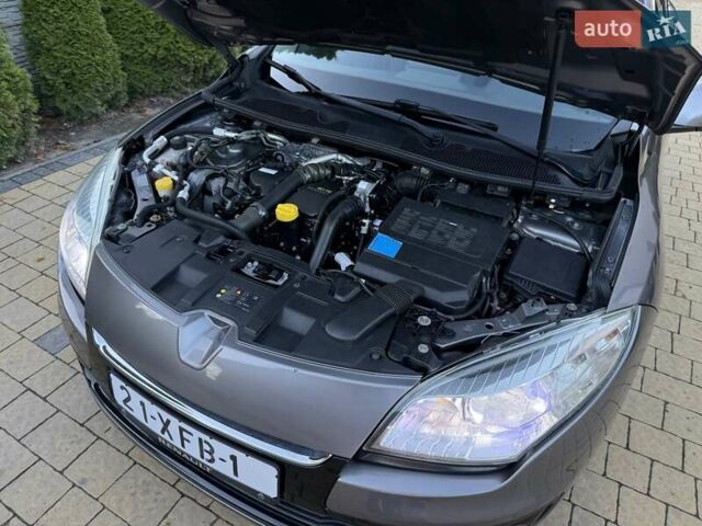 Серый Рено Меган, объемом двигателя 1.5 л и пробегом 270 тыс. км за 7950 $, фото 44 на Automoto.ua