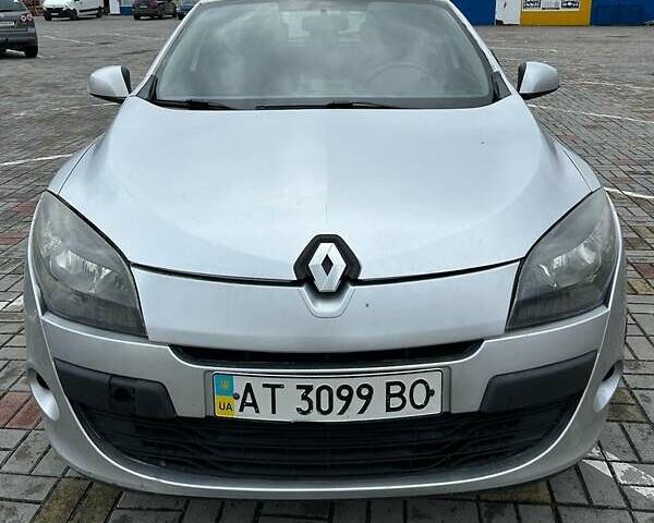 Серый Рено Меган, объемом двигателя 1.46 л и пробегом 239 тыс. км за 5300 $, фото 3 на Automoto.ua