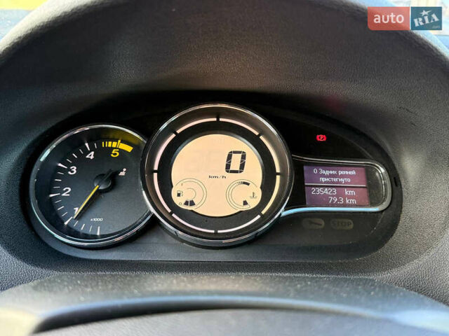 Серый Рено Меган, объемом двигателя 1.5 л и пробегом 235 тыс. км за 8500 $, фото 44 на Automoto.ua