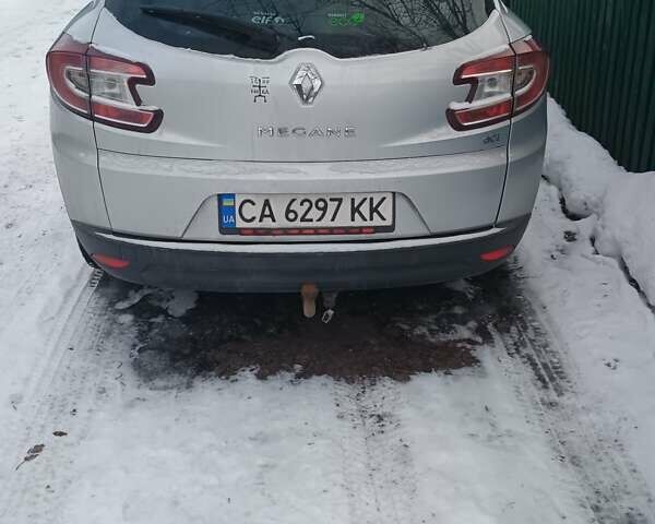 Сірий Рено Меган, об'ємом двигуна 1.46 л та пробігом 240 тис. км за 7300 $, фото 4 на Automoto.ua
