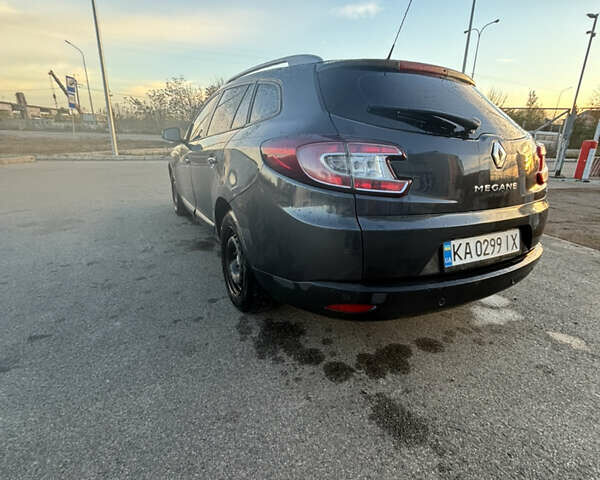 Сірий Рено Меган, об'ємом двигуна 1.46 л та пробігом 319 тис. км за 6500 $, фото 3 на Automoto.ua
