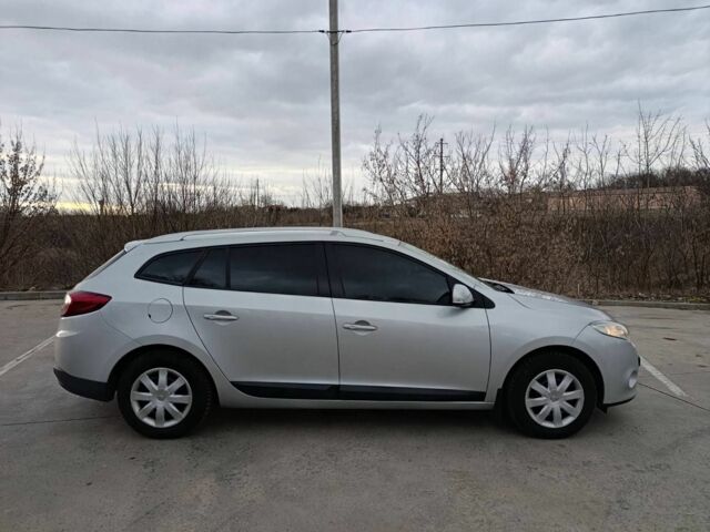 Серый Рено Меган, объемом двигателя 1.6 л и пробегом 208 тыс. км за 8600 $, фото 4 на Automoto.ua