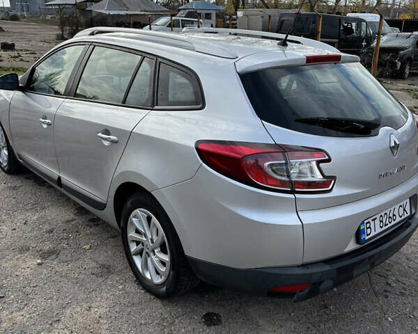 Серый Рено Меган, объемом двигателя 1.46 л и пробегом 298 тыс. км за 7500 $, фото 4 на Automoto.ua