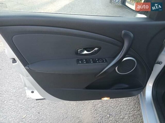 Серый Рено Меган, объемом двигателя 1.5 л и пробегом 280 тыс. км за 8300 $, фото 2 на Automoto.ua