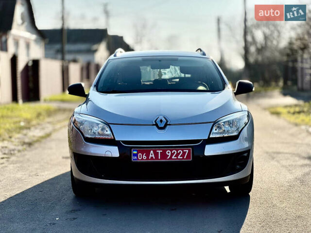 Сірий Рено Меган, об'ємом двигуна 1.6 л та пробігом 280 тис. км за 7150 $, фото 3 на Automoto.ua