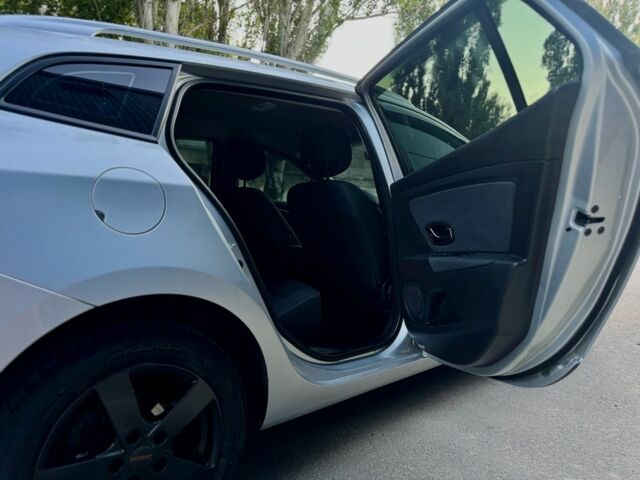 Серый Рено Меган, объемом двигателя 1.5 л и пробегом 165 тыс. км за 7750 $, фото 6 на Automoto.ua