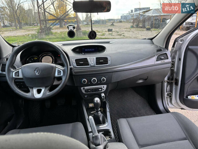 Серый Рено Меган, объемом двигателя 1.46 л и пробегом 298 тыс. км за 7500 $, фото 18 на Automoto.ua