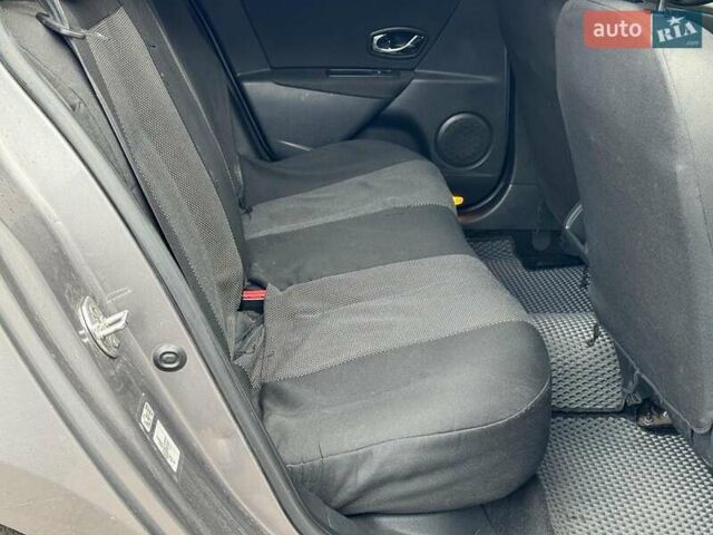 Сірий Рено Меган, об'ємом двигуна 1.5 л та пробігом 380 тис. км за 6940 $, фото 18 на Automoto.ua